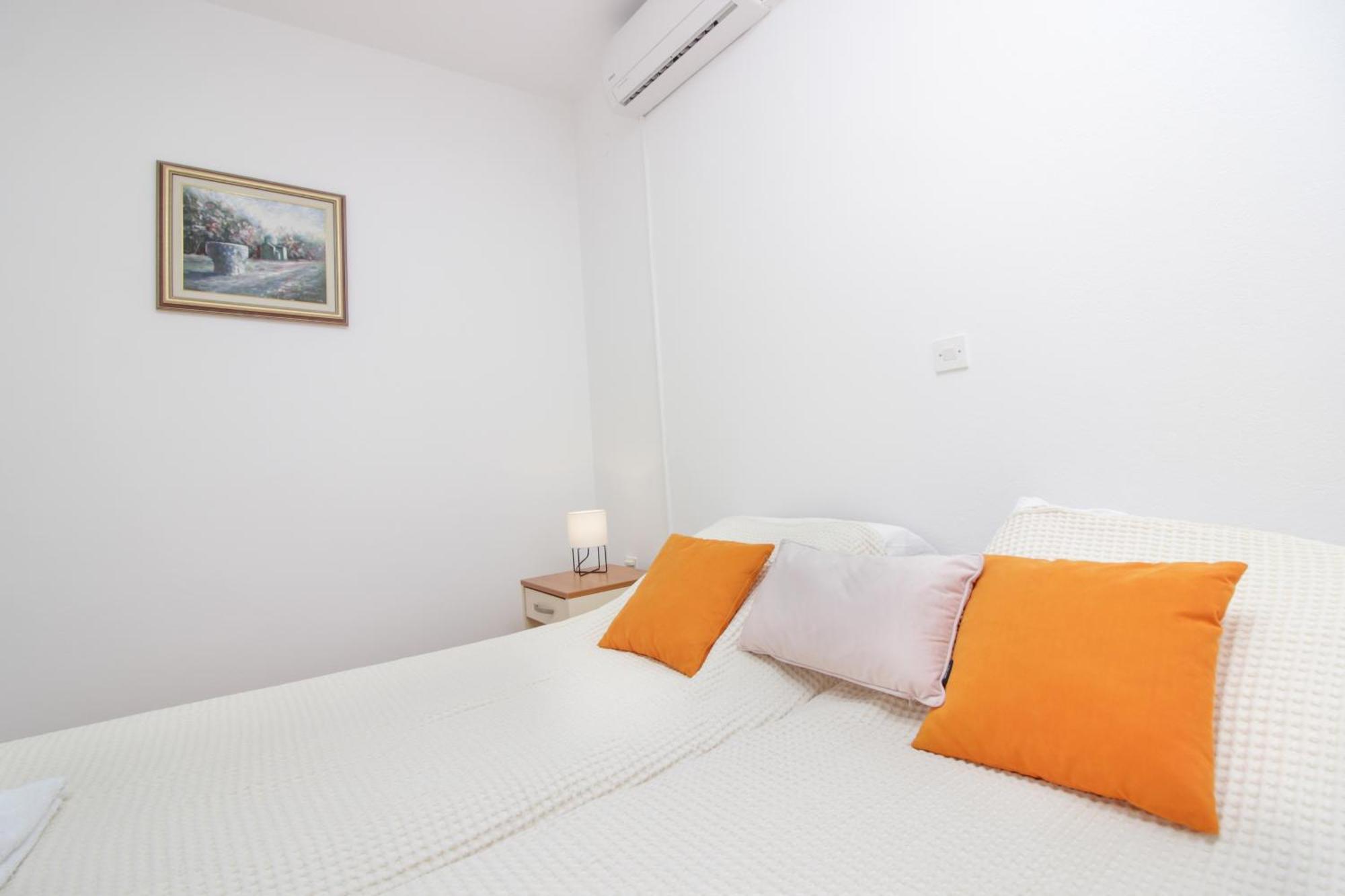Apartments And Rooms With Parking Space Nin, Zadar - 5805 Bilik gambar